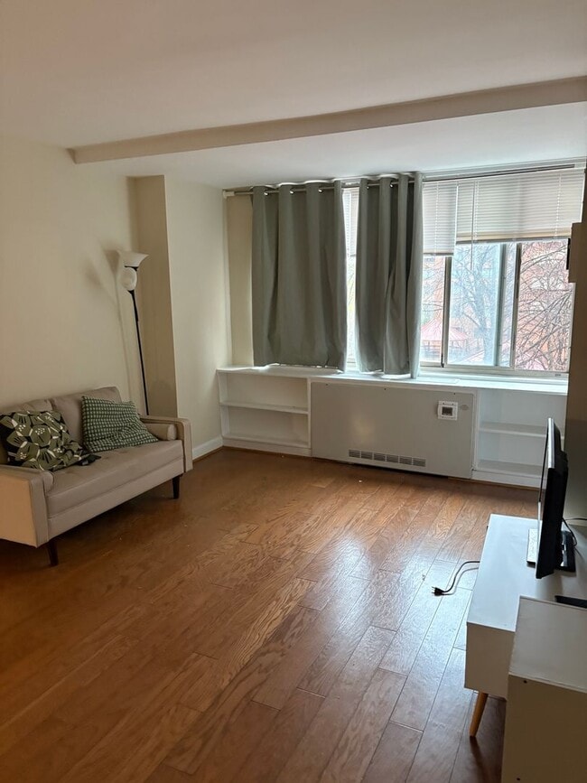 New Updated Spacious Studio - New Updated Spacious Studio House