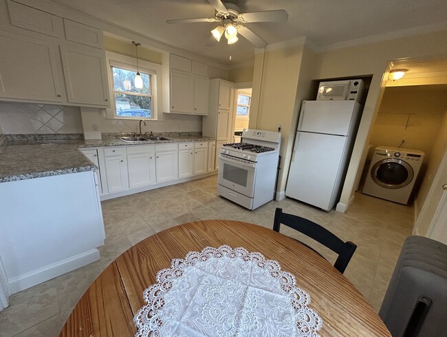 Building Photo - 23 Converse St