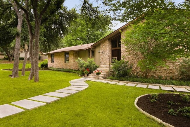 Building Photo - 402 Bulian Ln