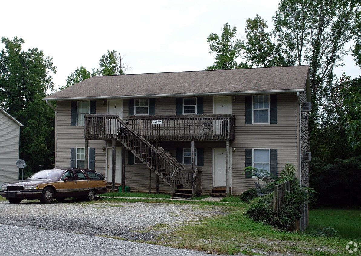 Primary Photo - Francis St Apartments