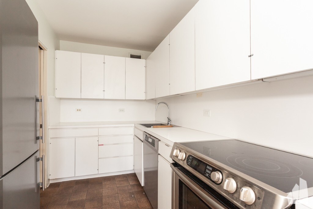 Foto principal - 261 E Chestnut St
