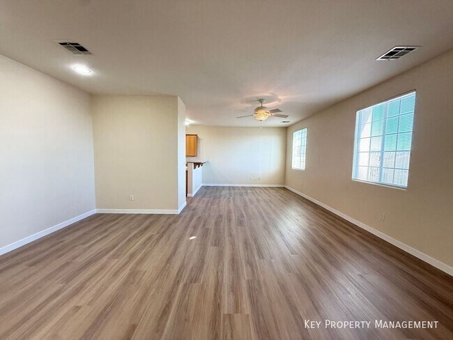 Foto del edificio - 4074 Sparrow Rock St
