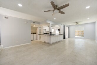 Building Photo - 7965 Kendalia Dr