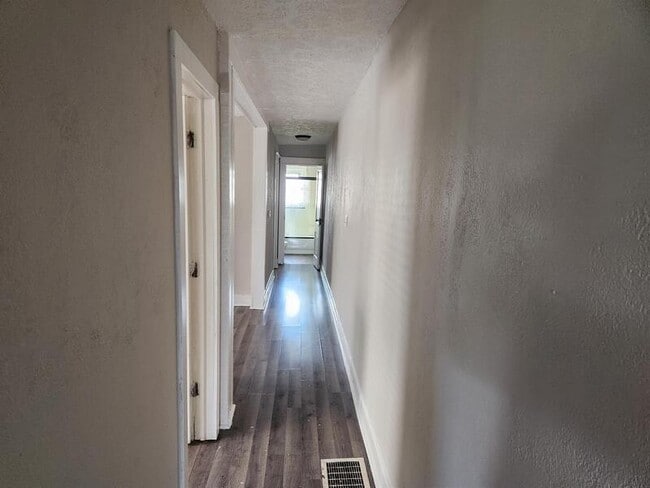 Foto del edificio - 245 S Randolph St