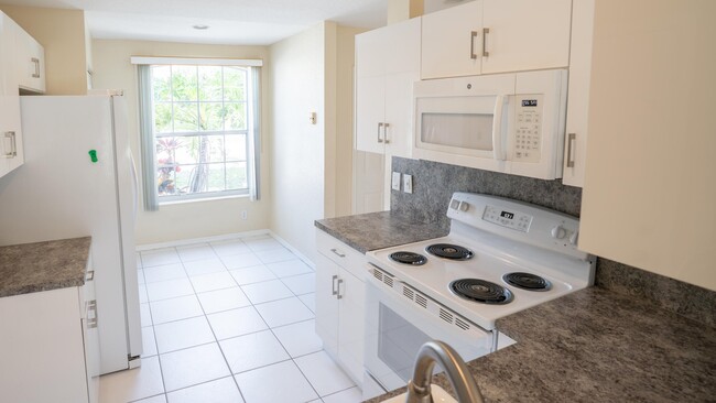 Foto del edificio - 3844 Miramontes Cir