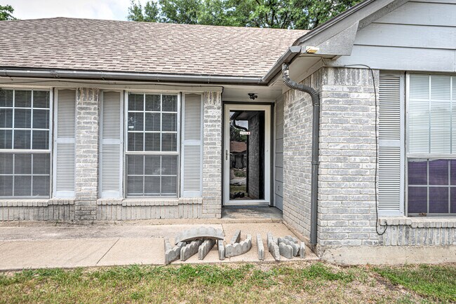 Building Photo - 2803 Willow Springs Rd