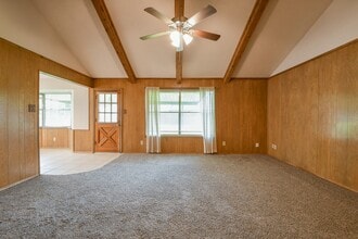 Building Photo - 2213 Westside Dr