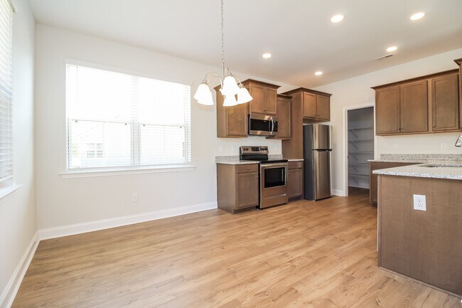 Foto del edificio - 116 Renwood Rd