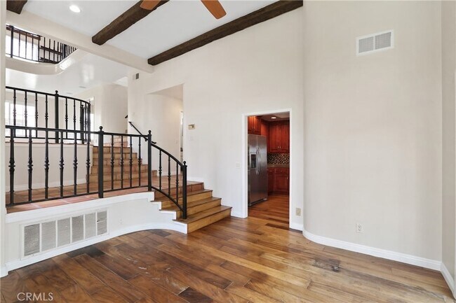 Foto del edificio - 6031 Shadowbrook Cir