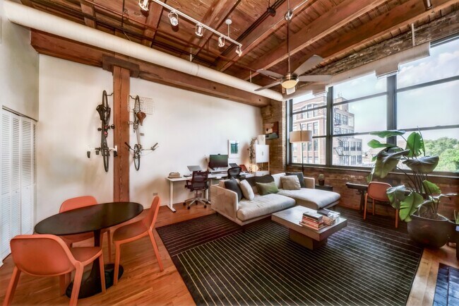 Foto del edificio - 1733 W Irving Park Rd