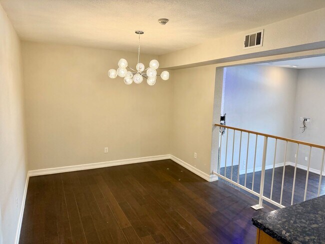 Foto del edificio - 408 N Broadway