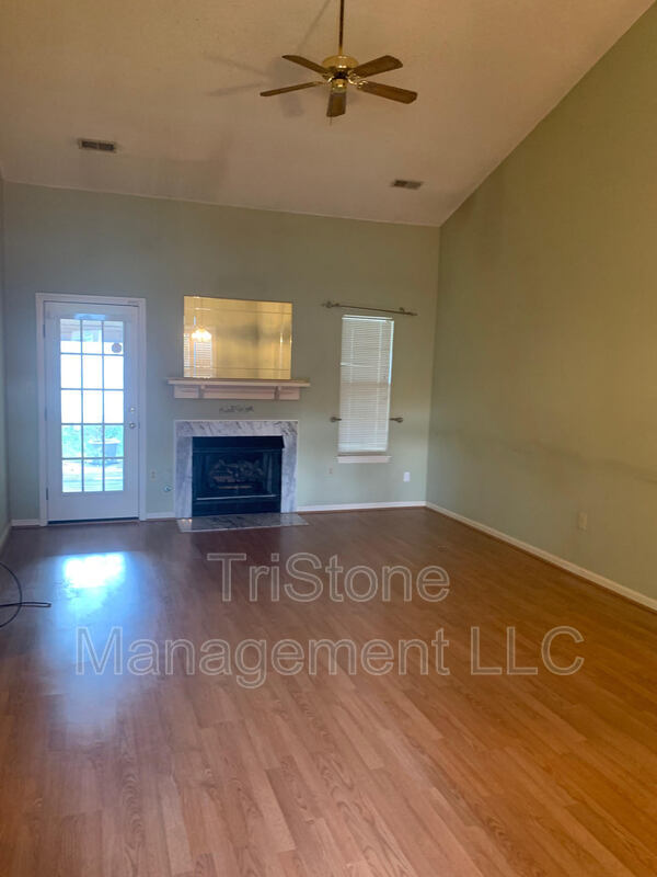 Building Photo - 5748 Ebley Ln