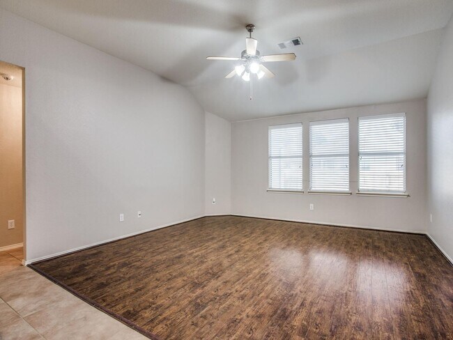Foto del edificio - 6153 Bowfin Dr