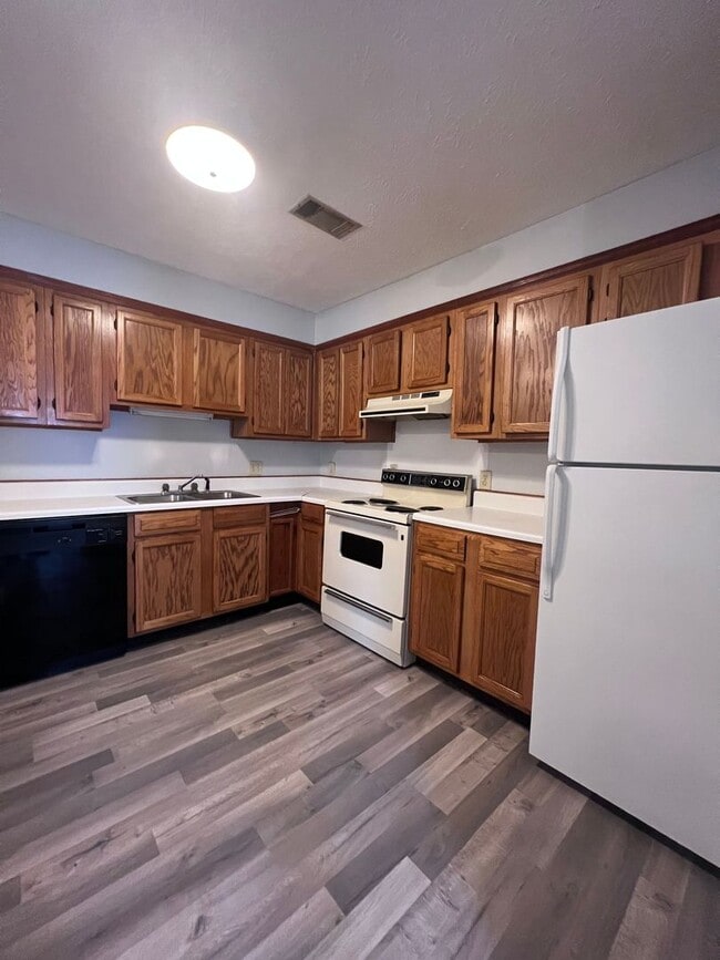 Building Photo - Brown Investments Duplex