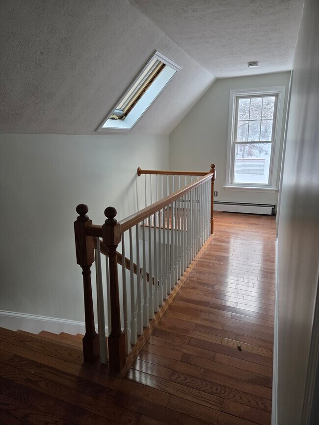 Building Photo - 40 Henry Bridge Rd