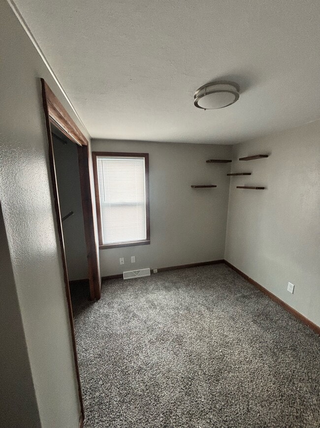 Foto del edificio - 620 Hemenway Pl