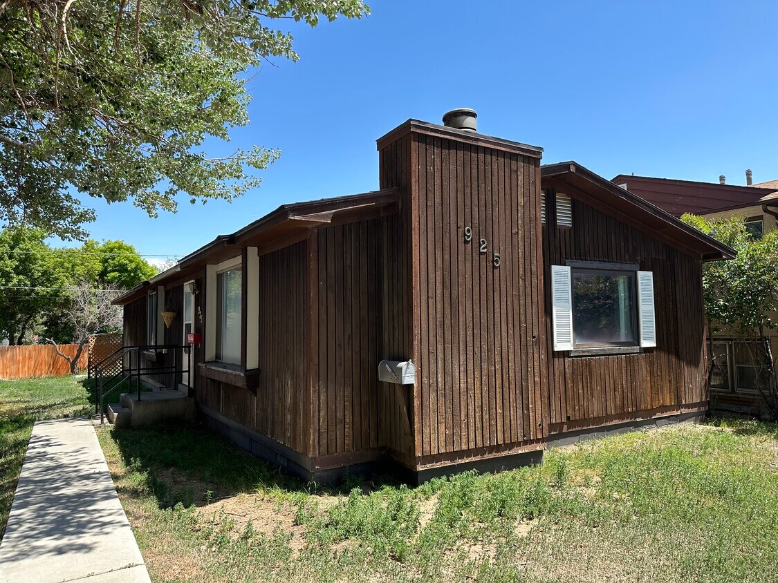 925 11th St, Rawlins, WY 82301 House Rental in Rawlins, WY