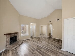 Building Photo - 18558 Meadows Way Dr