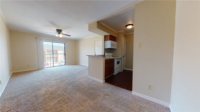 Foto del edificio - 904 University Oaks Blvd