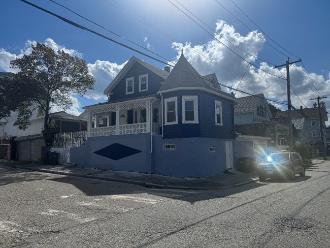 34 Savings St