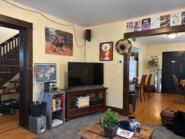 Building Photo - 109 Lathrop St