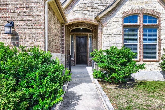 Building Photo - Luxury 4-Bedroom Home with Chef's Kitchen & Outdoor Living