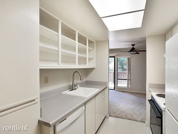 Building Photo - 2 br, 1 bath House - 2466 Larkspur Ln Apt 354