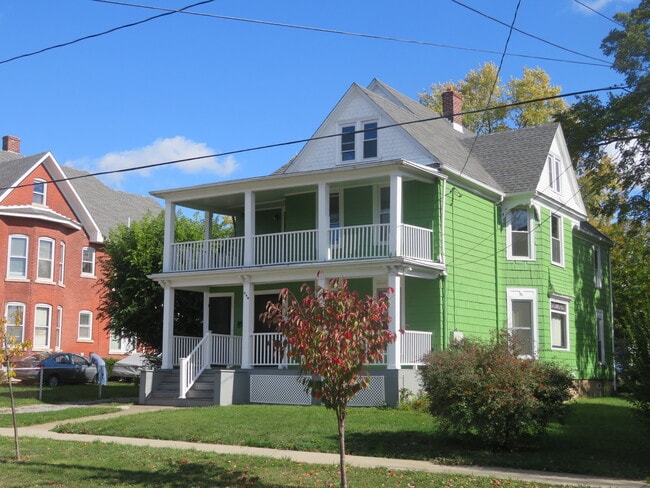 Building Photo - 449 10th St