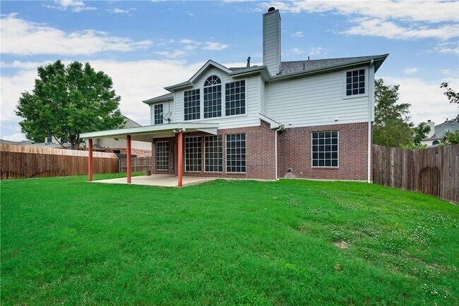 Foto del edificio - 2016 Deer Path Ct