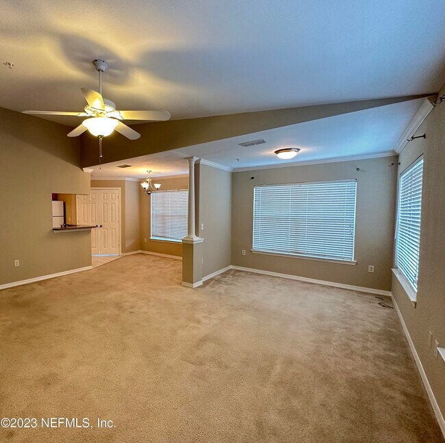 Foto del edificio - 7800 Point Meadows Dr