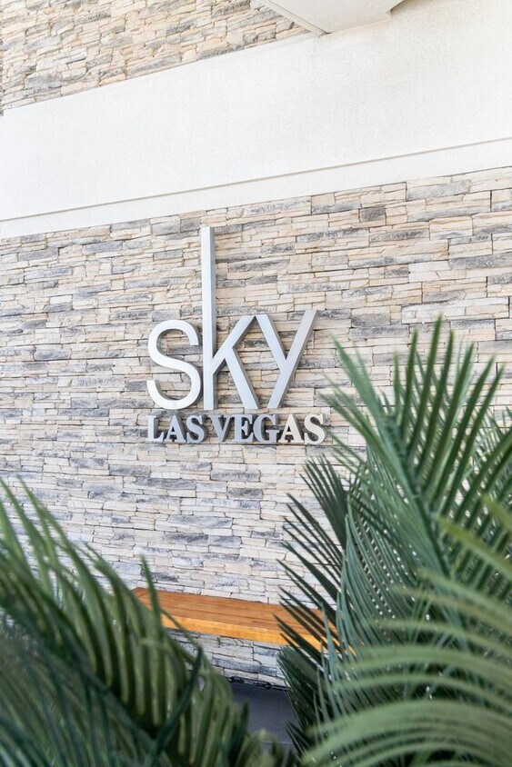 Primary Photo - Exclusive 1 Bed/ 1 Bath condo located in S...
