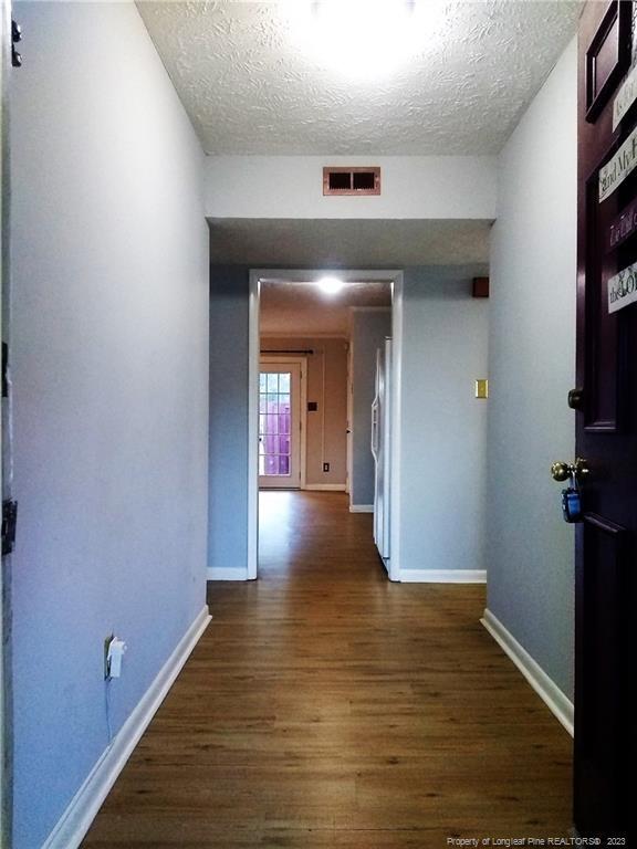 Foto del edificio - 6848 Fern Creek Pl