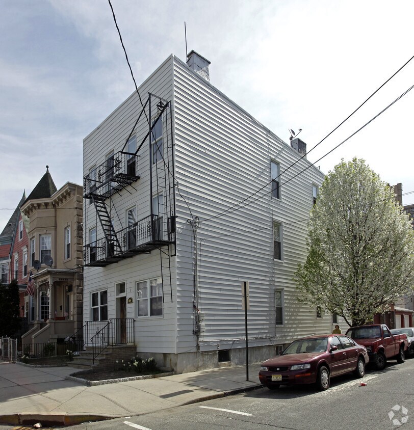 6600 Lincoln Pl, West New York, NJ 07093 Apartments in West New York, NJ