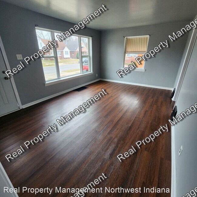 Building Photo - 3 br, 1 bath House - 7216 McLaughlin Avenue
