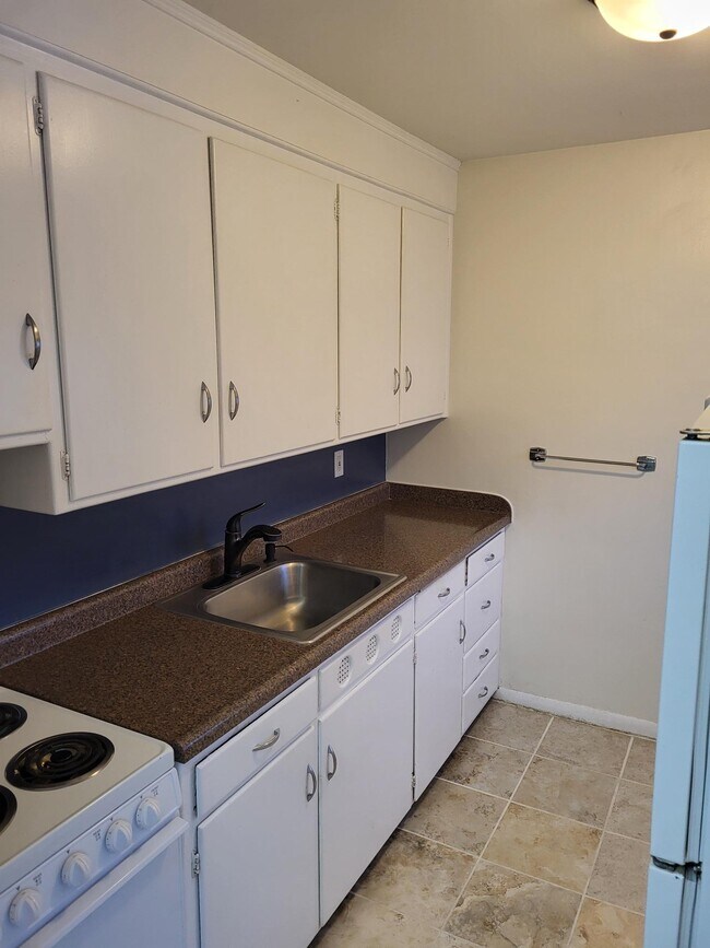 Foto del edificio - 1301 Jewel Ct