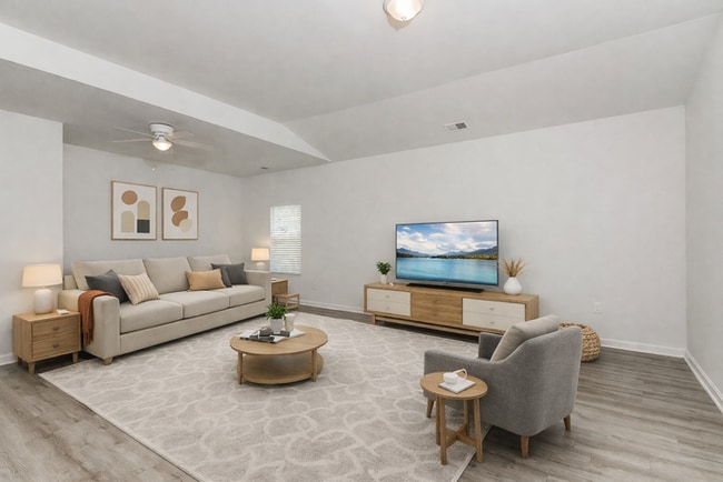 Building Photo - Beautiful Three Bedroom in Regal Farms