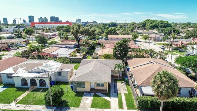 Foto del edificio - 3156 SW 27th St
