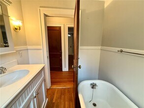 Building Photo - 221 Centennial Farm Ln