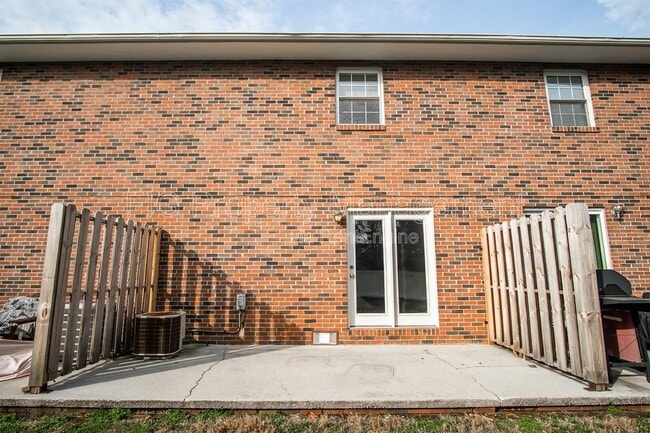 Photo - 3112 E Governor John Sevier Hwy Apartment