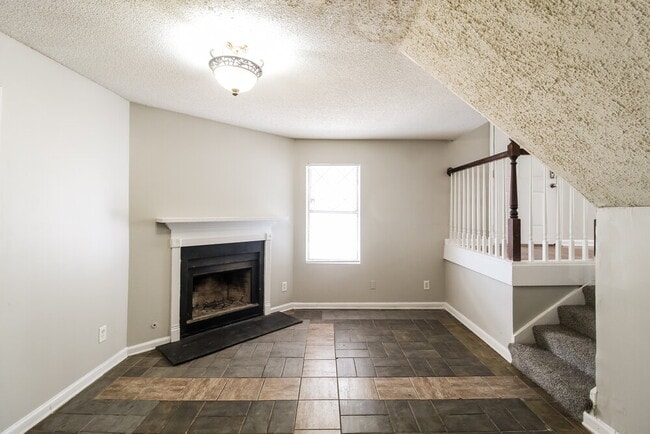 Foto del edificio - 6229 Creekford Ln