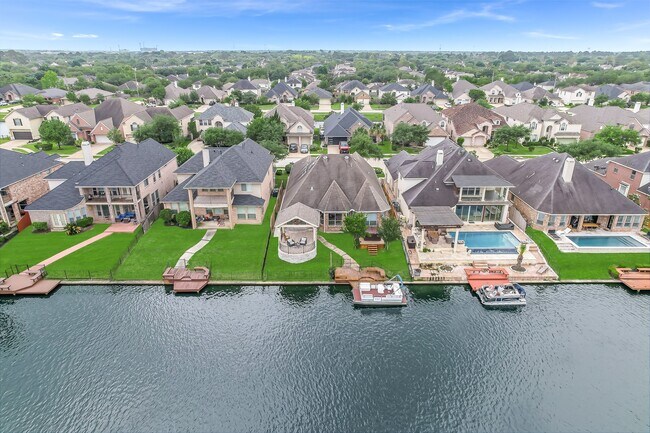 Foto del edificio - 18022 Dunoon Bay Point Ct
