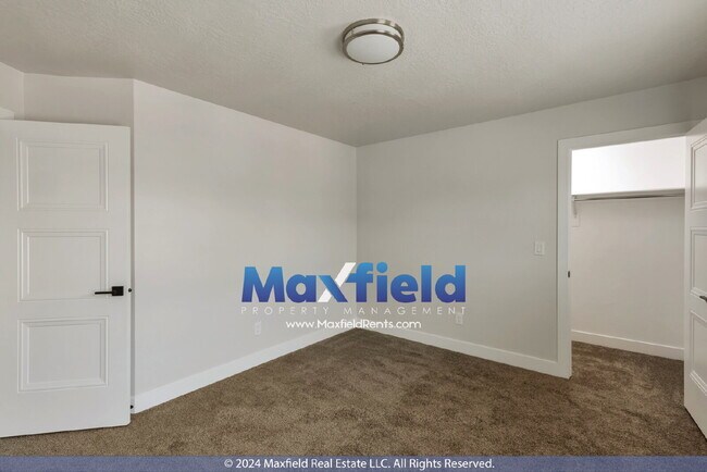 Foto del edificio - MODERN TWIN HOME - 4 BD 3.5 BA 2 GA - EV Friendly North Sale Lake /Bountiful Area