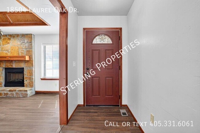 Building Photo - 18504 Laurel Oak Dr