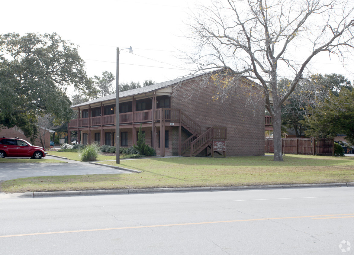 Primary Photo - Miller Towne Apartments