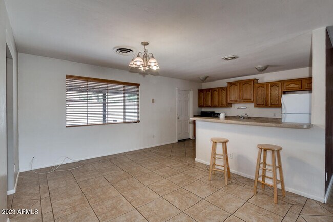 Foto del edificio - 1308 W 6th St