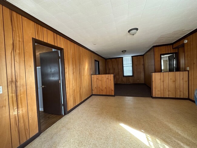 Building Photo - 109 S 14th St