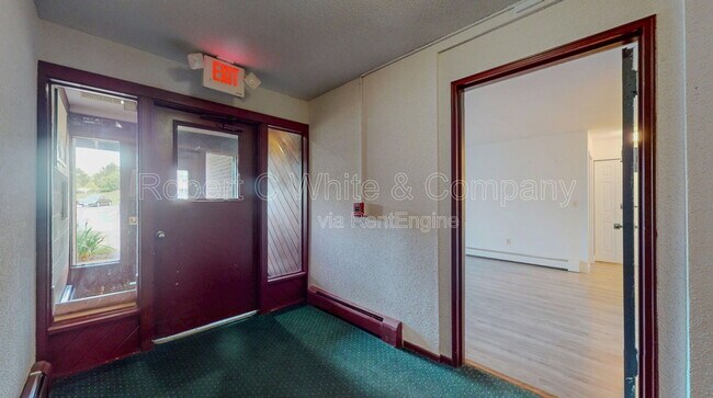 Foto del edificio - 106 Balance Rock Rd