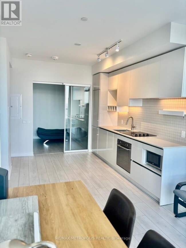 Building Photo - 5 Buttermill Ave.