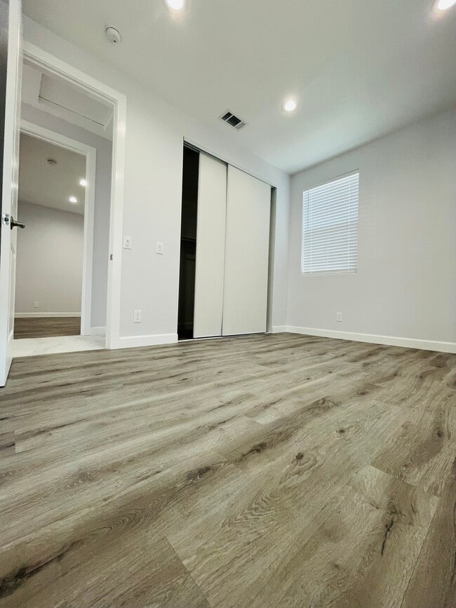 Foto del edificio - 15410 Firmona Ave