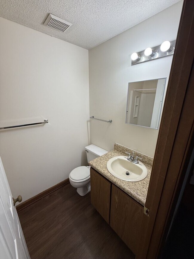 Building Photo - 3527 Ivy Commons Dr